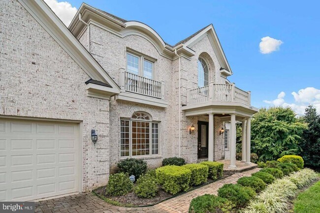 Foto del edificio - 6251 Linway Terrace
