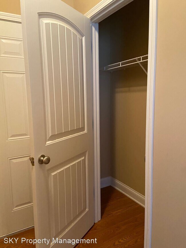 Building Photo - 1 br, 1 bath Apartment - Village at Tradit...