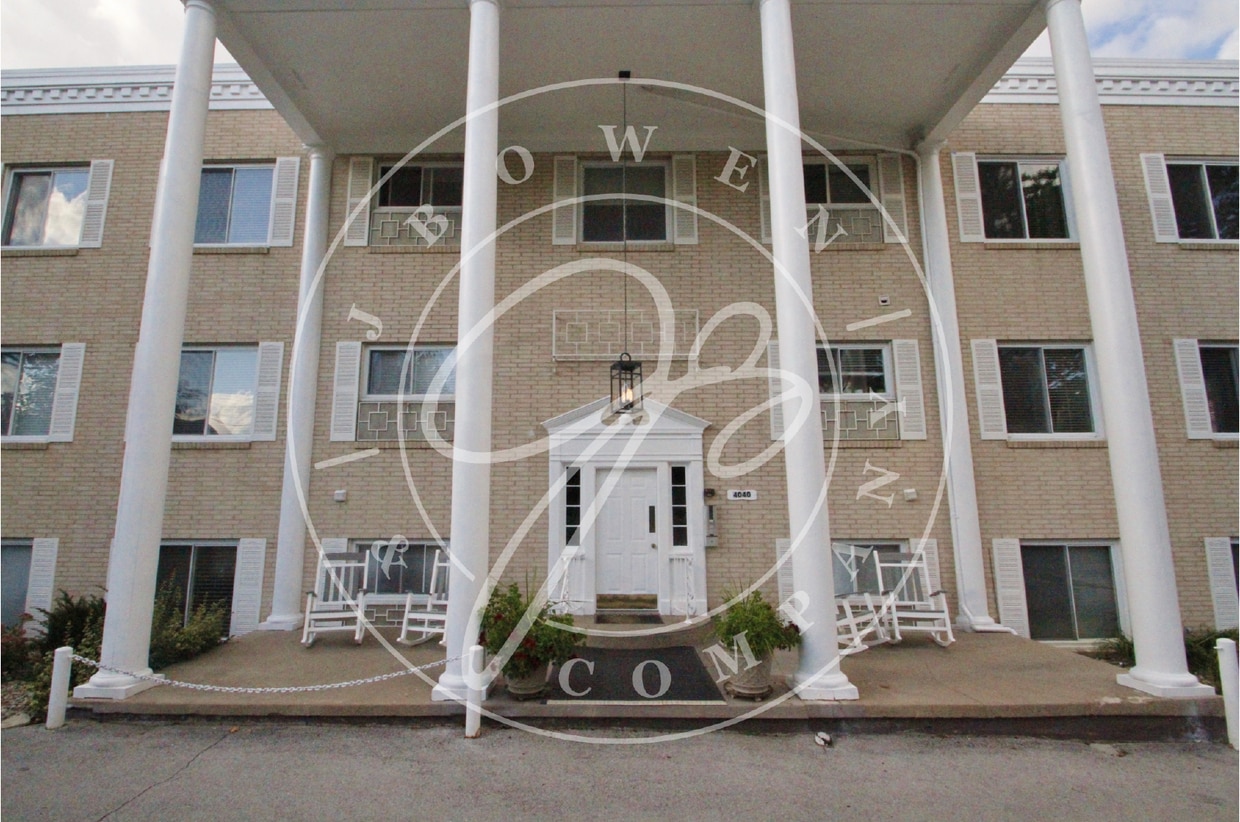 4040 W Bancroft St Unit APT TE, Ottawa Hills, OH 43606 Room for Rent