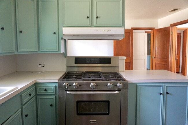 Building Photo - 2516 Briarwood Ln