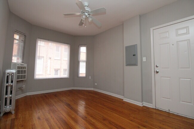 Foto del edificio - 1354.5 W Argyle St
