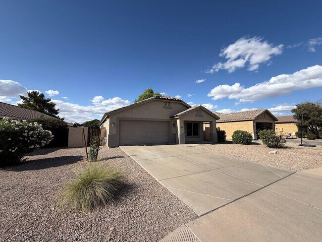 Foto del edificio - 10044 E Osage Ave