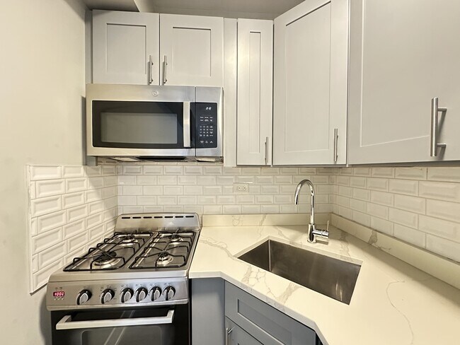 Foto del edificio - 503 W Belmont Ave