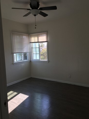 Building Photo - 10936 Charnock Rd