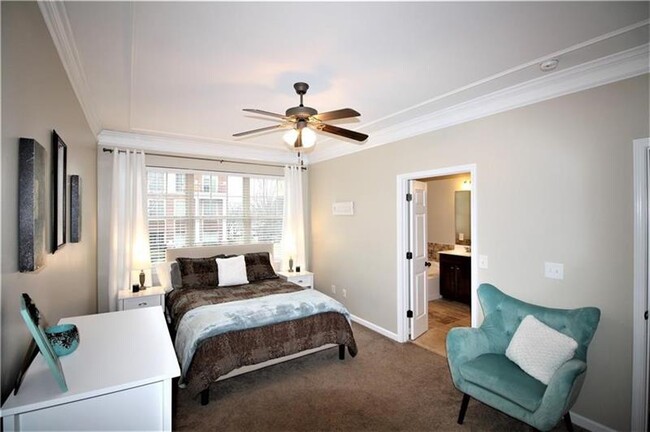 Foto del edificio - 1275 Ridenour Ct NW