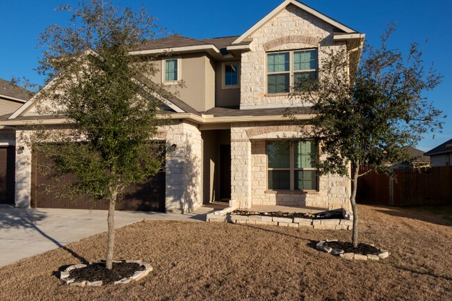 Foto del edificio - 737 Cornflower Ct