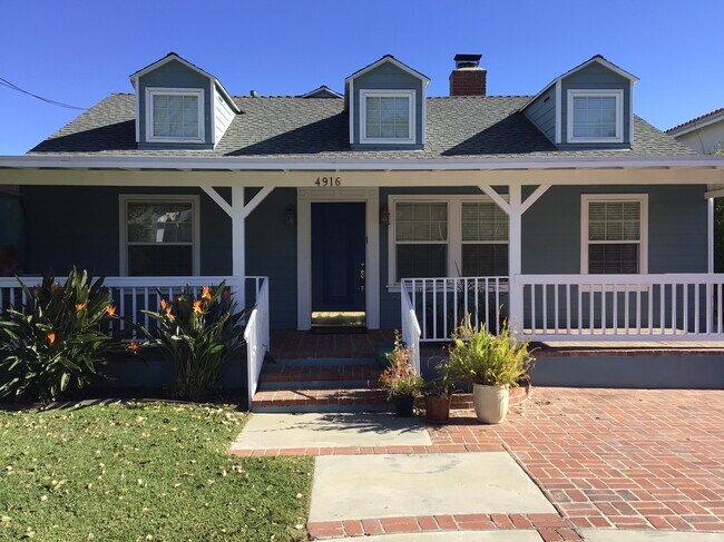 Lovely single story in convenient location - 4916 Fulton Ave
