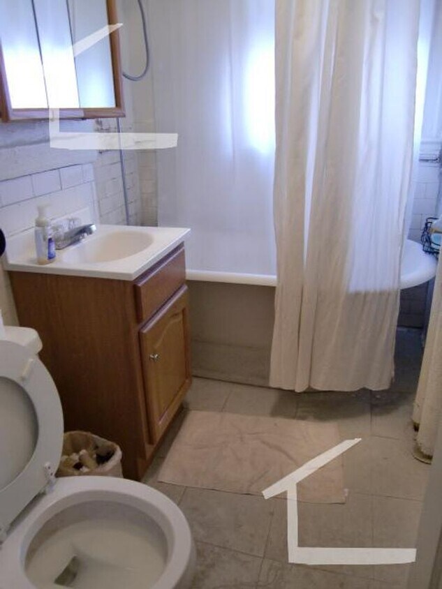 Foto del edificio - Sunny Studio Available March 1