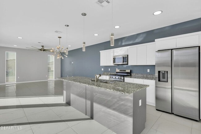 Building Photo - 236 Lago Maggiore St
