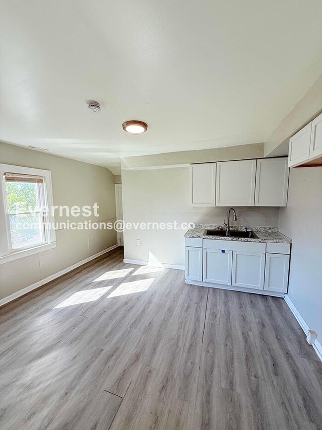 Foto del edificio - 5513 Somerset Ave