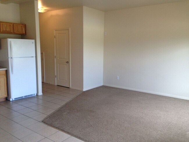 Foto del edificio - SF307-Duke St Duplex-Multifeet Investments LLC