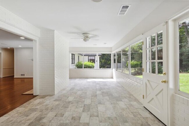 Foto del edificio - 4708 Tall Pines Dr NW