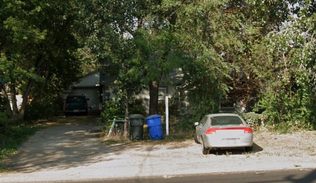 Building Photo - Quaint 4 Bed 2 Bath Home in Pocatello!