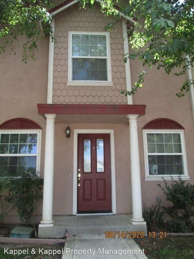 Primary Photo - 275 W D St