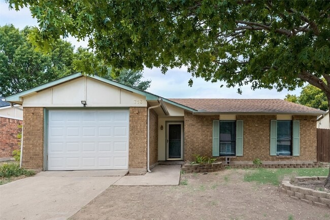 Building Photo - 713 Sunny Slope Dr