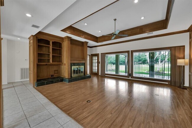Building Photo - 105 April Waters Dr N