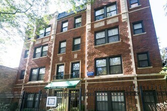 Building Photo - 4549 N Damen Ave