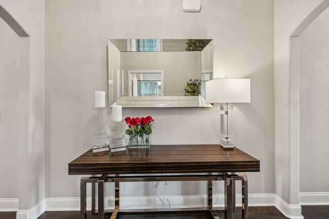 Foto del edificio - 1064 Callaway Dr
