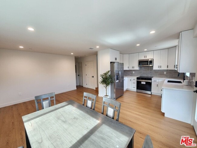 Foto del edificio - 1154 W 67th St