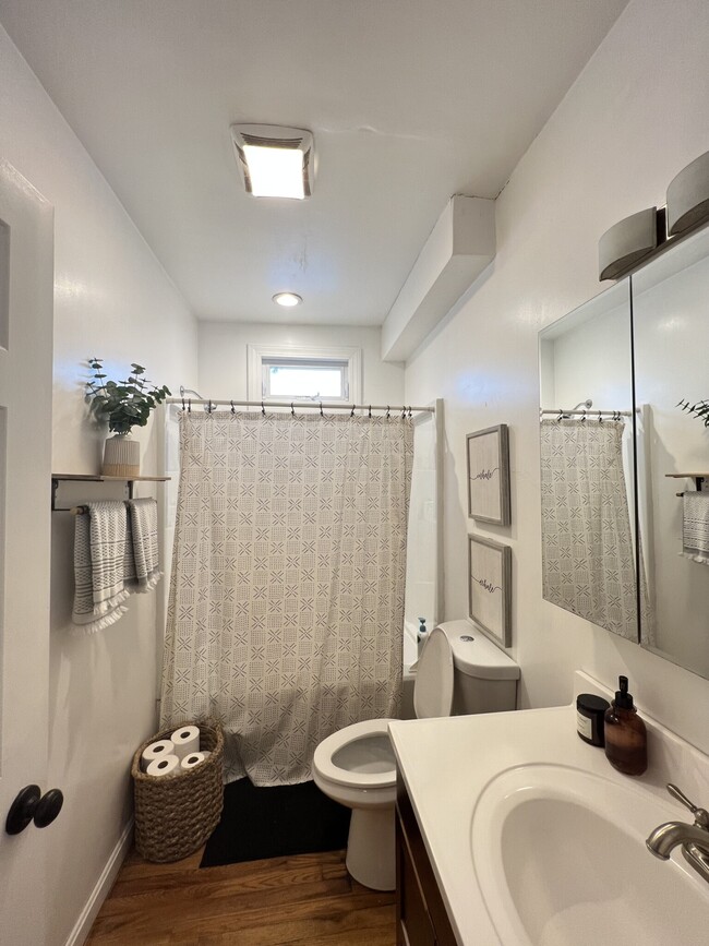 Building Photo - 34 Gorham St