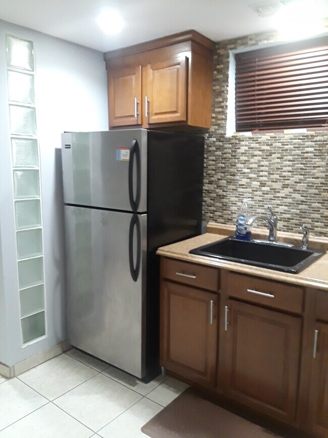 Foto del edificio - 1412 E 69th St