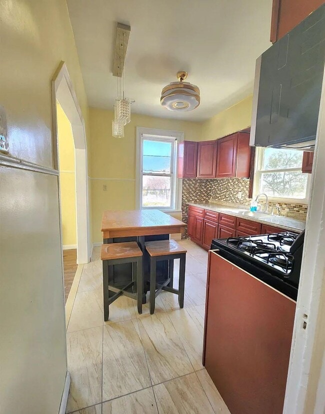 Building Photo - 24 Cator Ave