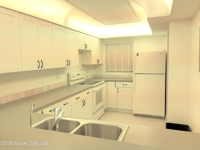 Building Photo - 2160 N Hwy A1A