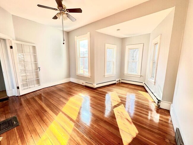 Foto del edificio - 21 Day Ave