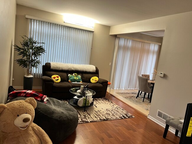 Family Room - 1738 Windward Ave