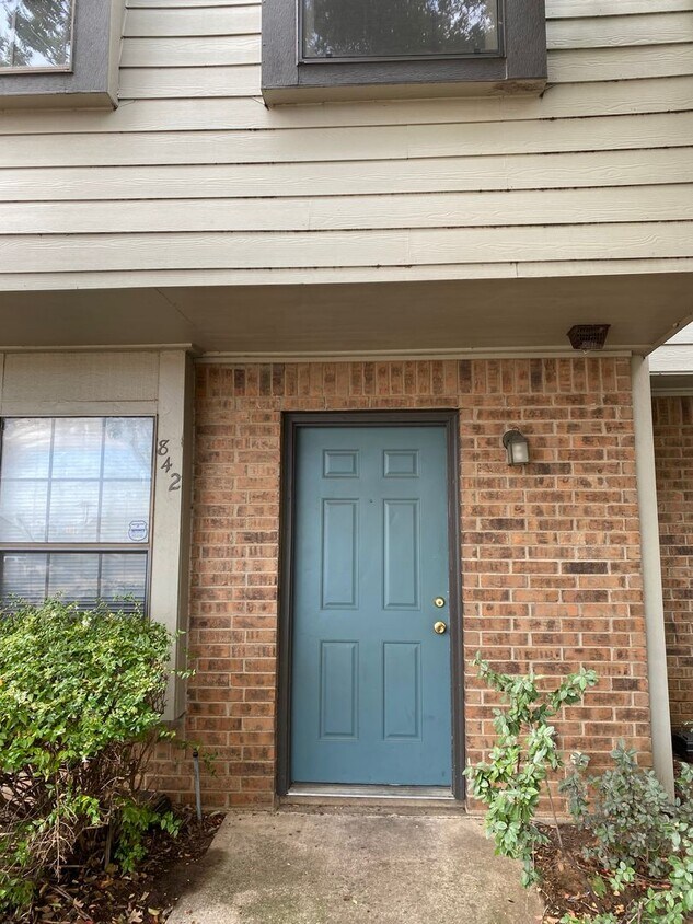 Primary Photo - 2 bedroom condo by UNT
