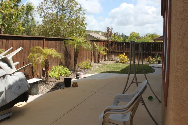 Foto del edificio - 16930 Silver Crest Dr