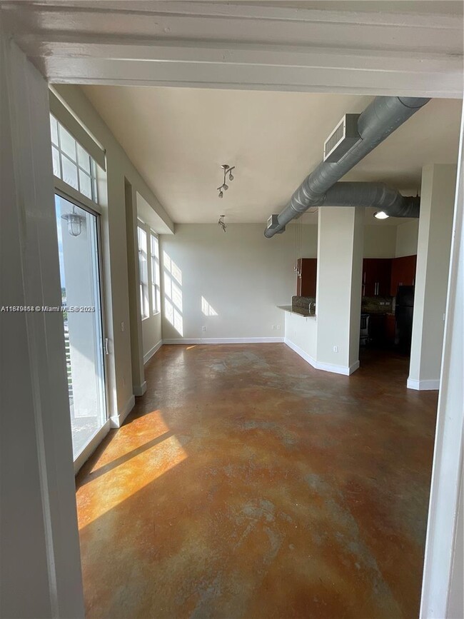 Building Photo - 1789 NE Miami Gardens Dr
