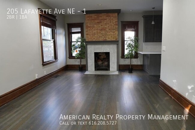 Building Photo - 205 Lafayette Ave NE