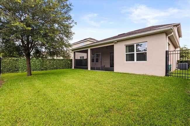 Building Photo - 1046 Grand Hilltop Dr