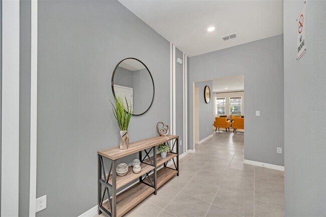 Building Photo - 7551 Oakmoss Loop