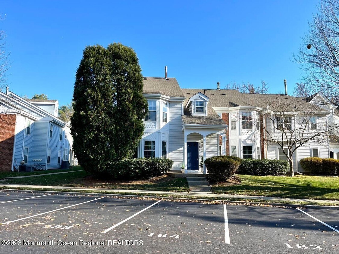 186 Tulip Ln, Freehold, NJ 07728 Condo for Rent in Freehold, NJ