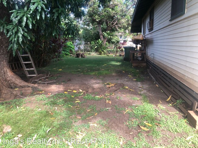 Building Photo - 3 br, 1 bath House - 84-850 Farrington Hwy...