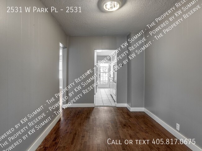 Foto del edificio - 2531 W Park Pl