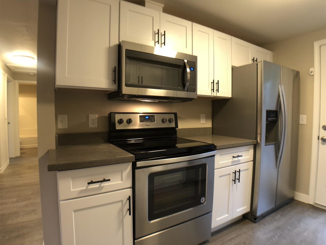 Foto principal - 1731 Bloomington Ave
