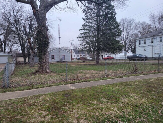 Foto del edificio - Your Next Home Awaits: 3 Bed 1 Bath Family!