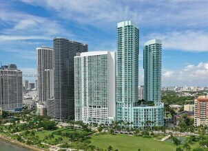 Building Photo - 1900 N Bayshore Dr