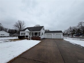 Building Photo - 501 Rockhaven Rd