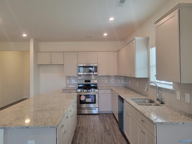 Building Photo - 13031 Lantern Pointe Wy