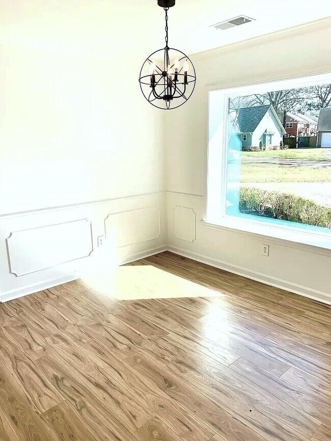 Foto del edificio - 1602 Bubbling Brook Dr