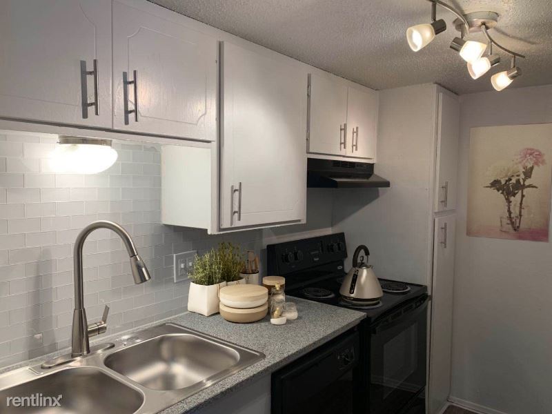 Building Photo - 2 br, 1 bath Apartment - 1012 W Pioneer Pwky