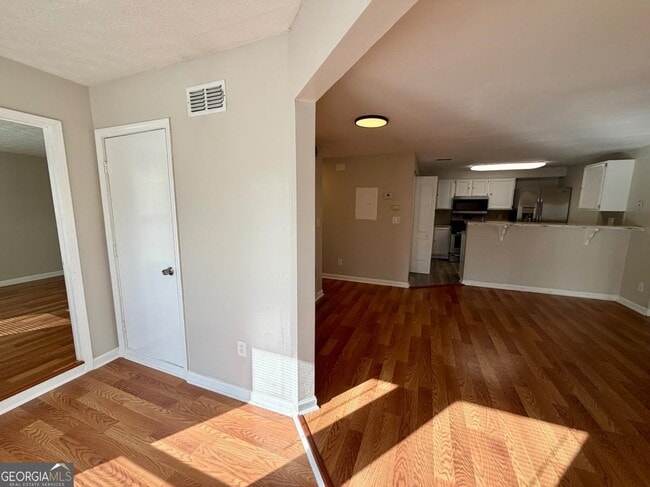 Building Photo - 4267 Parkview Ct