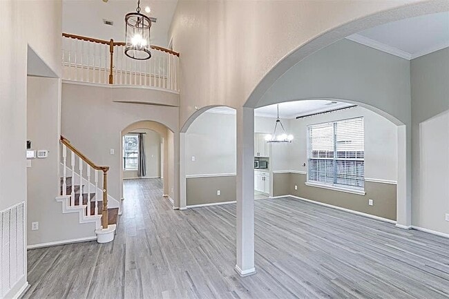 Building Photo - 2642 S Breeze Dr