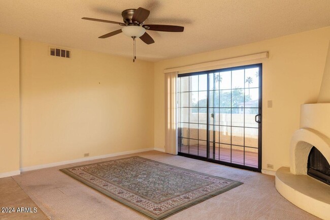 Building Photo - 10410 N Cave Creek Rd