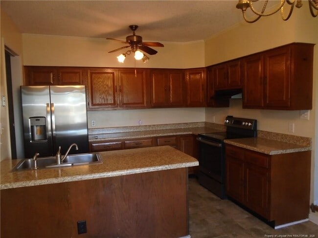 Building Photo - 3503 Farm Circle Rd