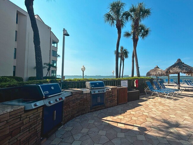 Foto del edificio - AVAILABLE MAY 4! Experience Resort Living at La Puerta del Sol: Stunning Golf Course Views, Moder...